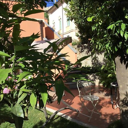 Casa Luigia Rooms Mtb In Finalborgo Finale Ligure Exterior photo